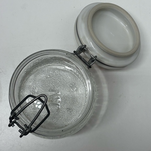 Vintage Cove clear 1/2 L bale wire canning jar with painted ceramic lid - Picture 2 of 9